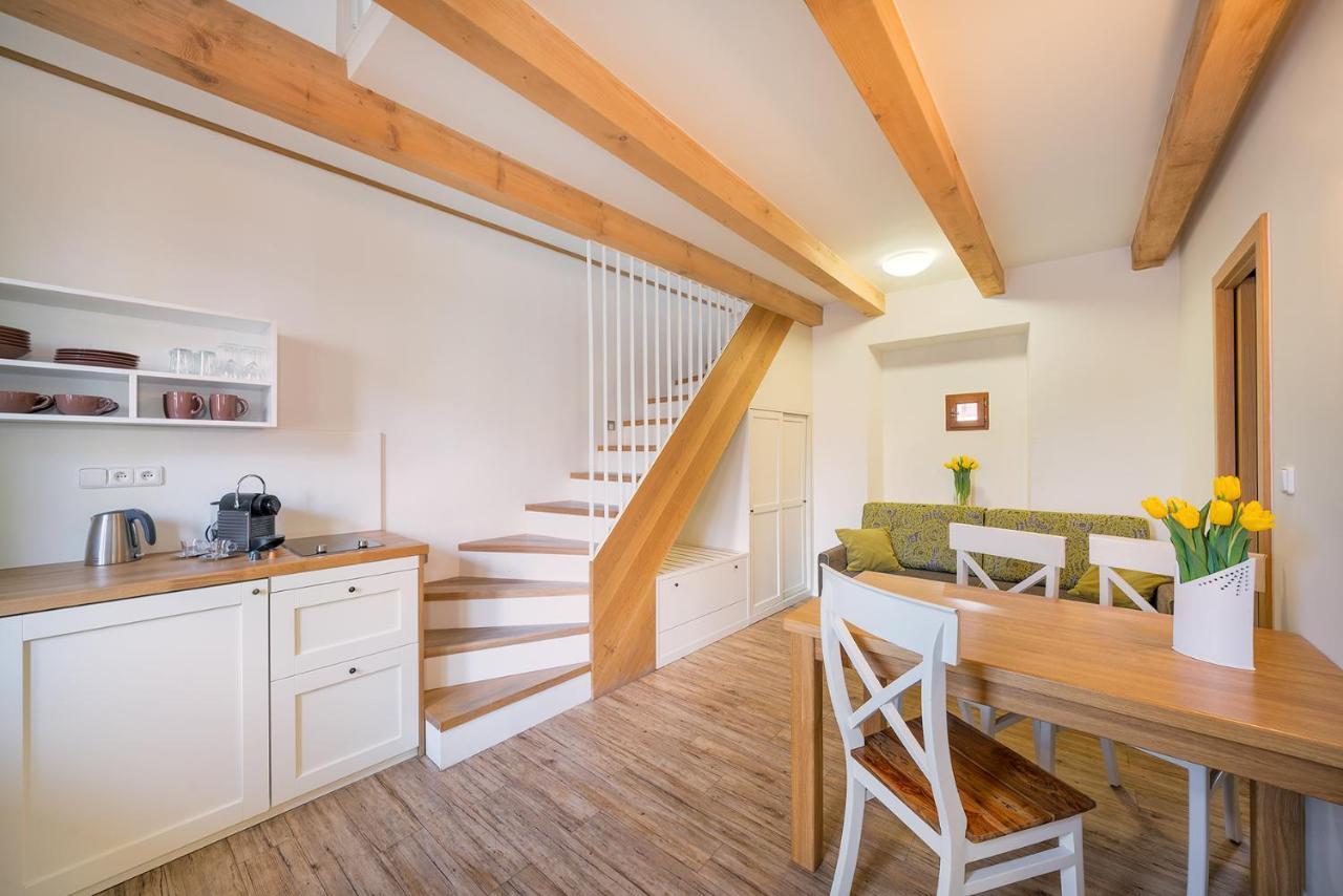 Hotel Bily Jednorozec Třeboň Buitenkant foto