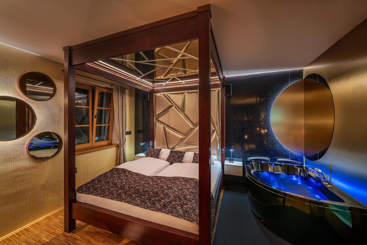 Hotel Bily Jednorozec Třeboň Buitenkant foto