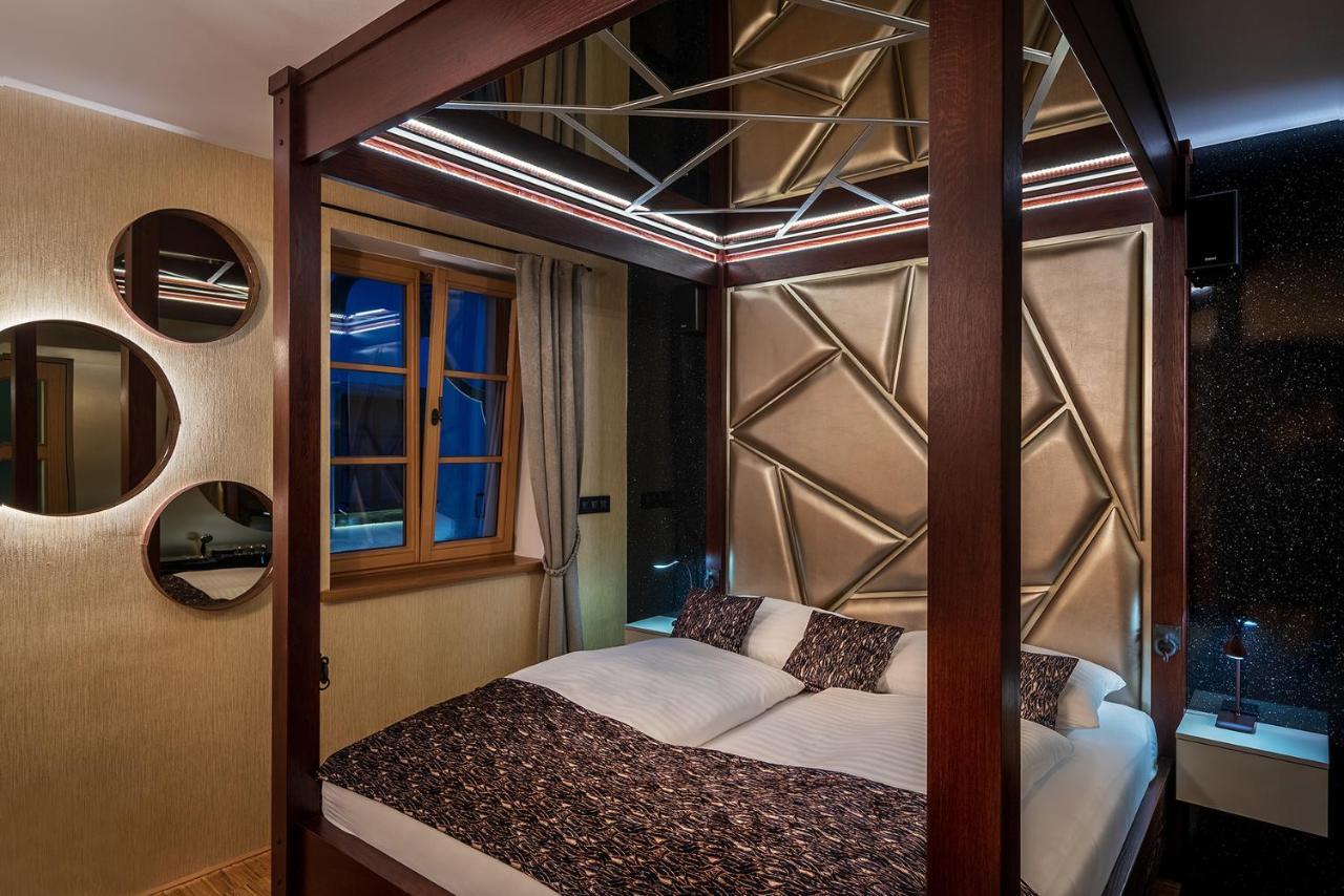 Hotel Bily Jednorozec Třeboň Buitenkant foto